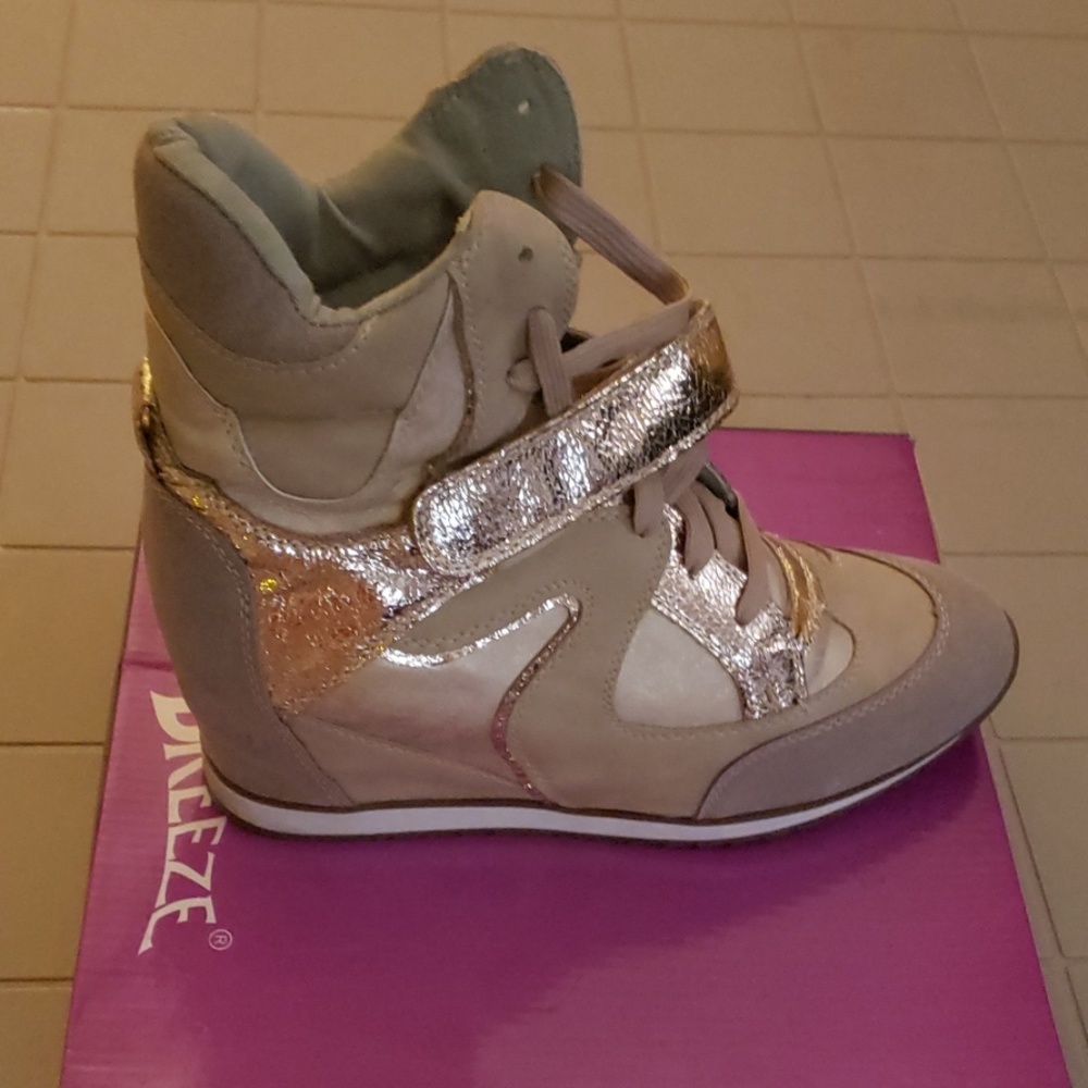 Wedges tennis
